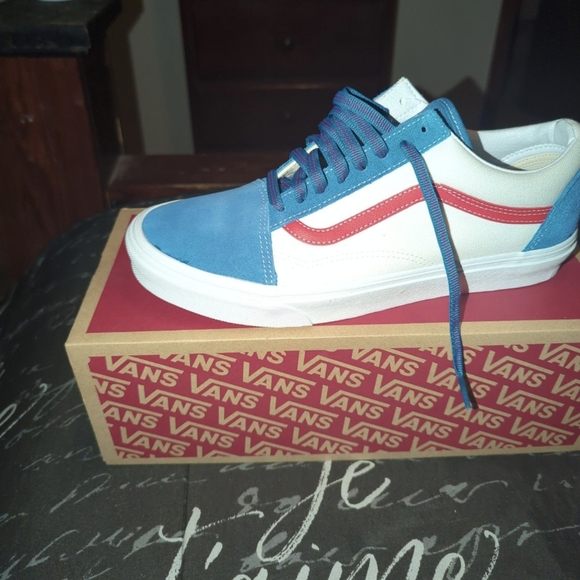 Vans - Picture 5 of 5